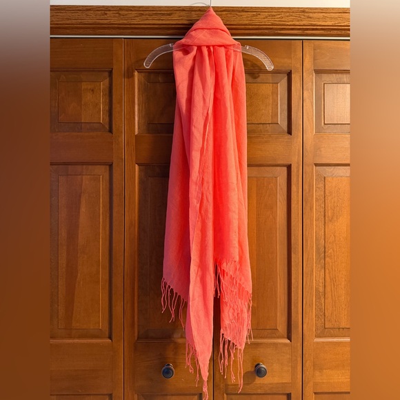 H&M Accessories - H&M Coral Fringe Scarf